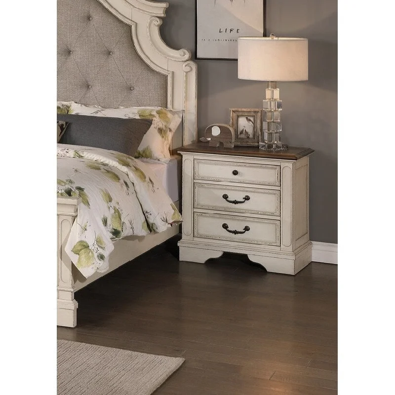 Stylish White Nightstand with Triple Drawers, Contemporary Design, Ideal for Bedroom Decoration