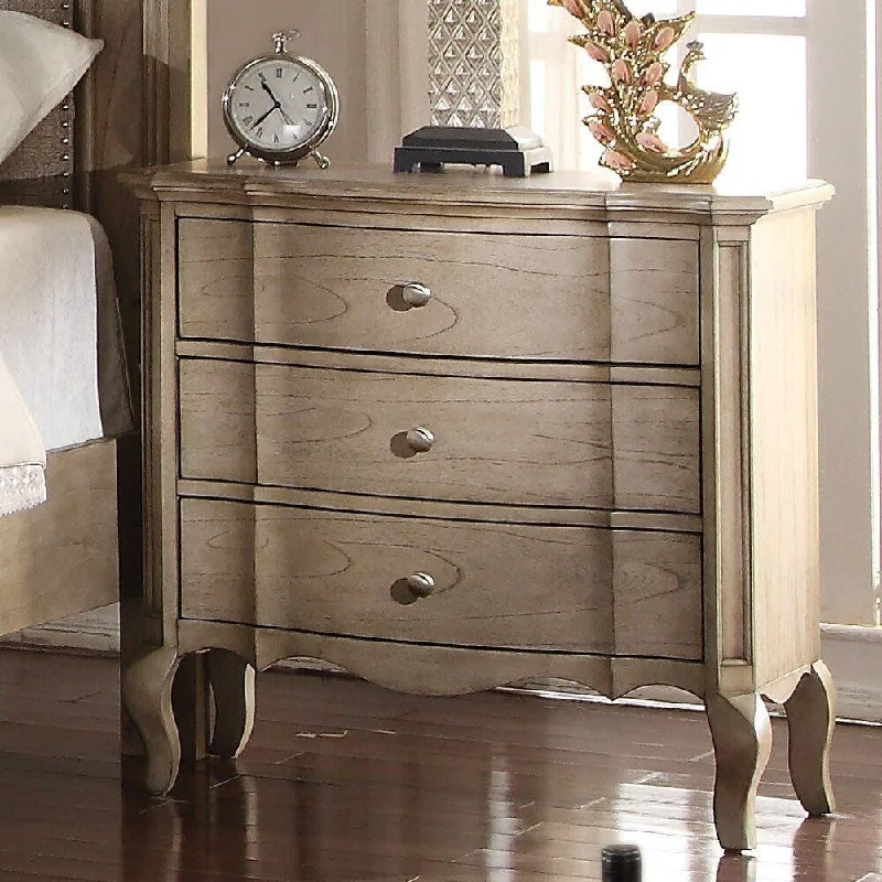 Chelmsford DOVETAIL 3-drawer Nightstand with Wooden Cabriole Leg