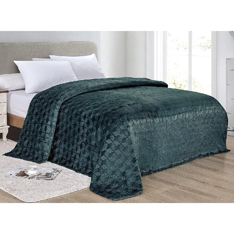 Ultra Plush by Décor&More Queen Size Chevron Arrow Jacquard Microplush Blanket (86" x 86") - Green